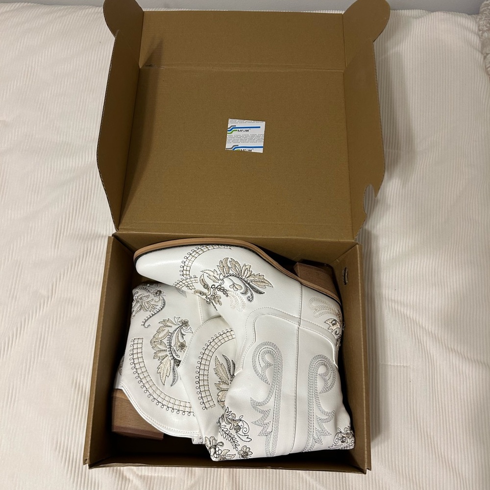 White Embroidered Cowgirl Boots